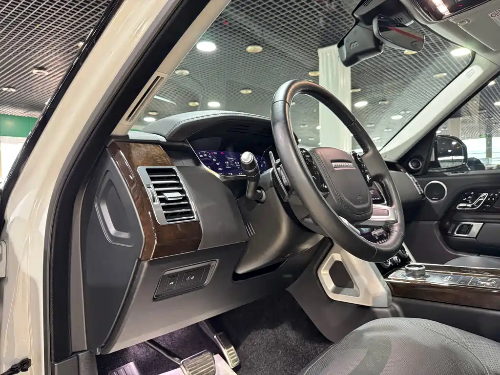 Range Rover 2022 3.0 L6 360PS Heritage Edition