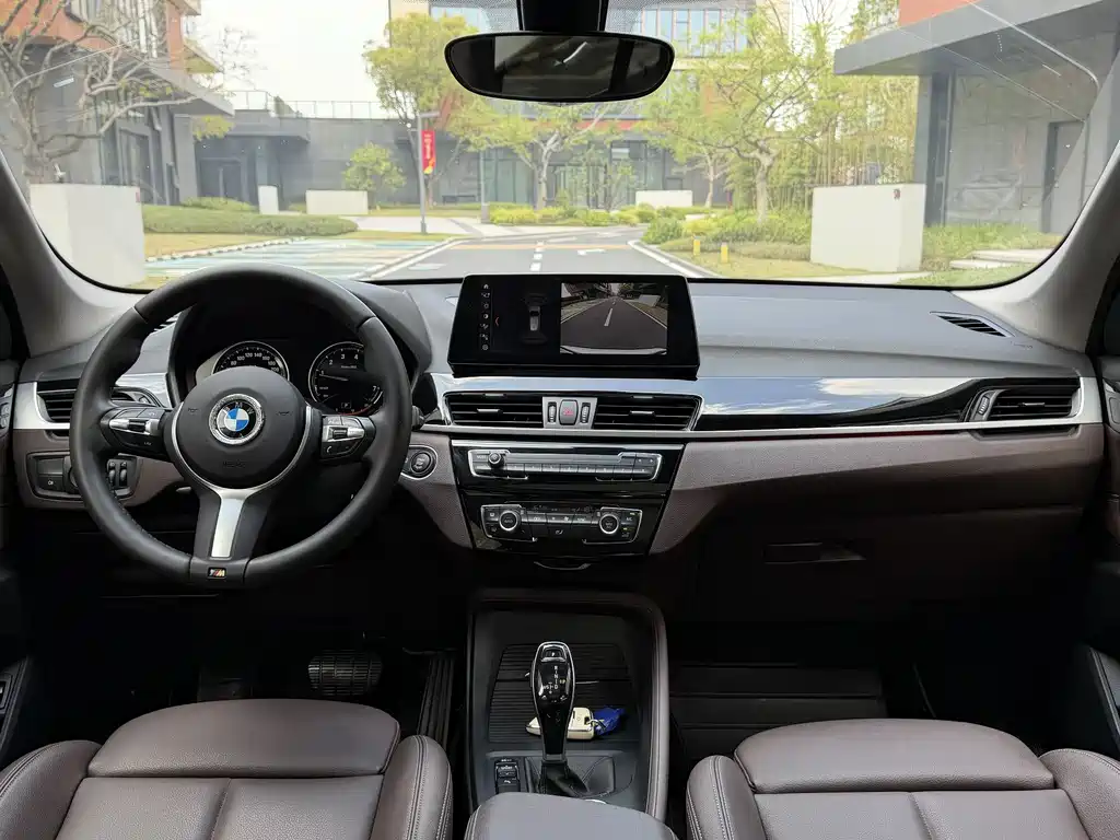 BMW X1 2022 sDrive25Li Leading Edition