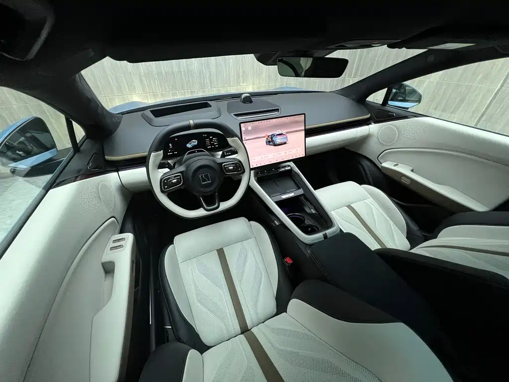 Jizhe 007 GT 2025 Edition Four-Wheel Drive Intelligent Driving Version 75kWh