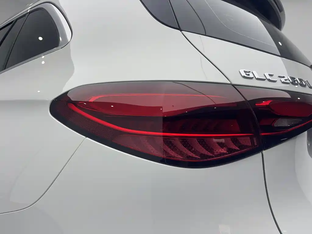 Mercedes-Benz GLC 2024 GLC 260 L 4MATIC Dynamic Edition 5-door