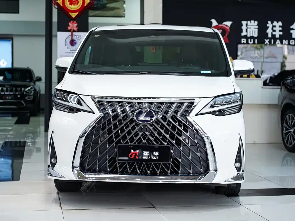 Lexus LM 2020 300h 7-seat Junya Edition