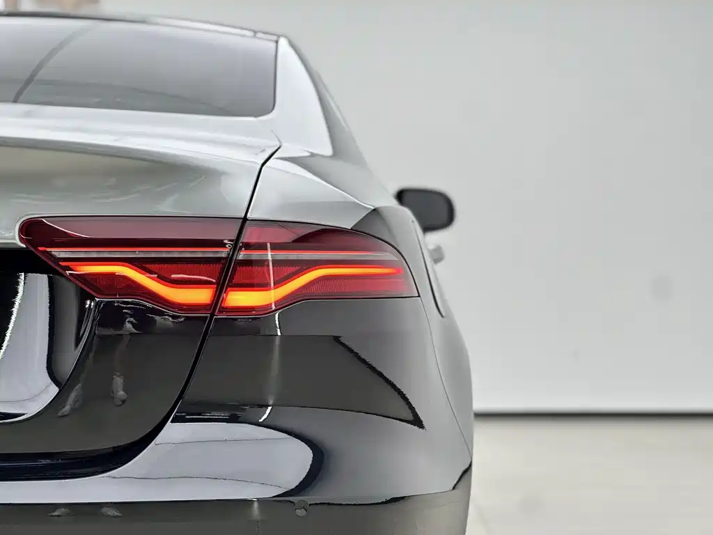 Jaguar XEL 2022 2.0T 250PS R-DYNAMIC S Progressive Sports Edition