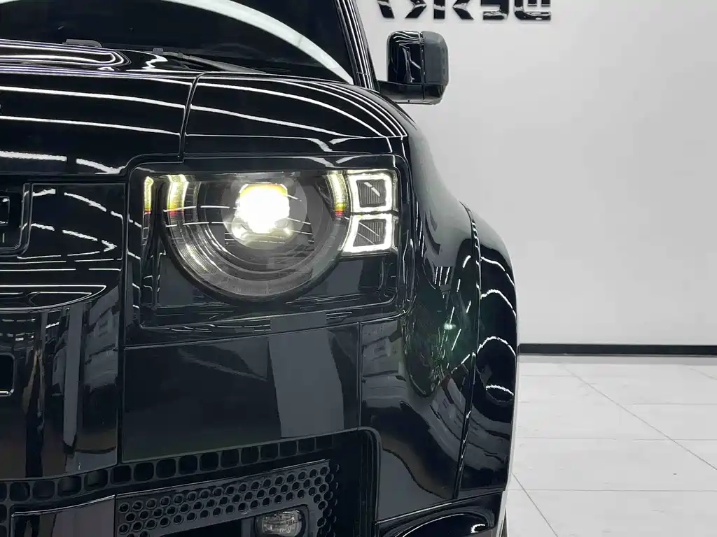 Land Rover Defender 2024 110 3.0T P400 Dark Special Edition