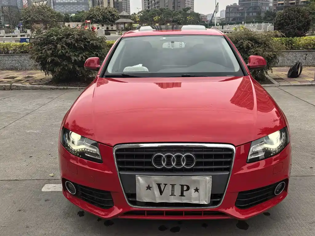 Audi A4L 2012 model 2.0 TFSI automatic comfort edition