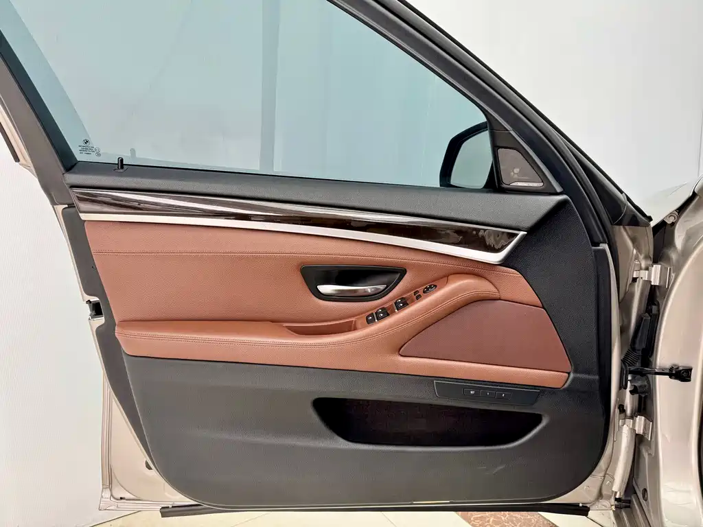 BMW 5 Series 2014 528Li Leading Edition
