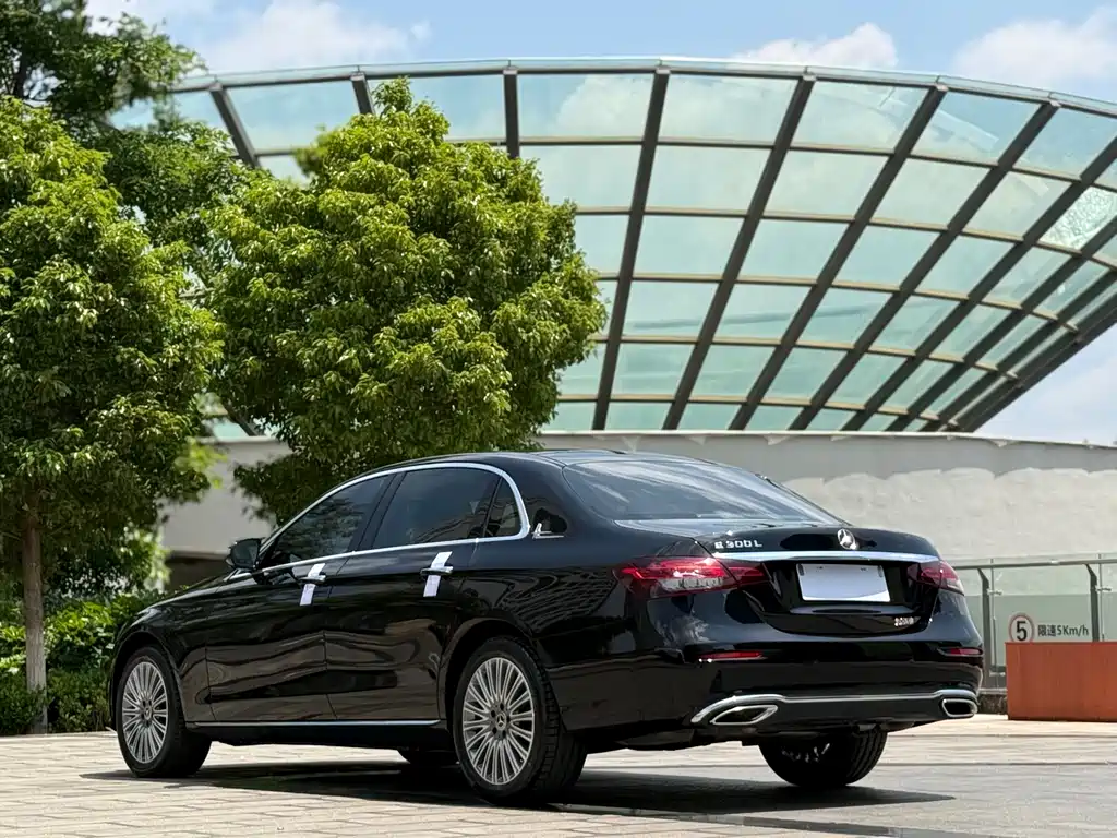 Mercedes-Benz E-Class 2023 E 300 L Fashion Edition