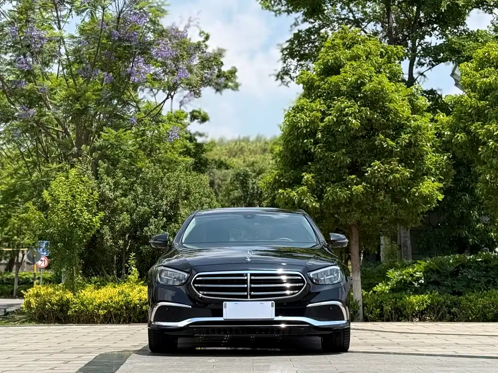 Mercedes-Benz E-Class 2023 E 300 L Fashion Edition