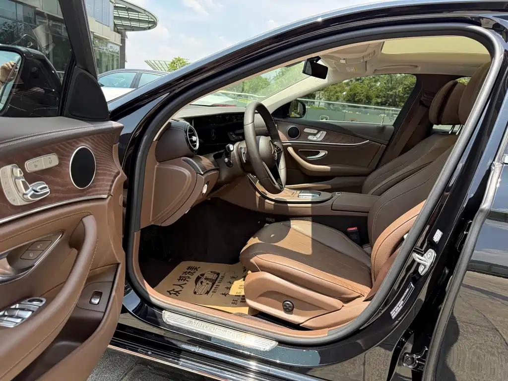 Mercedes-Benz E-Class 2023 E 300 L Fashion Edition