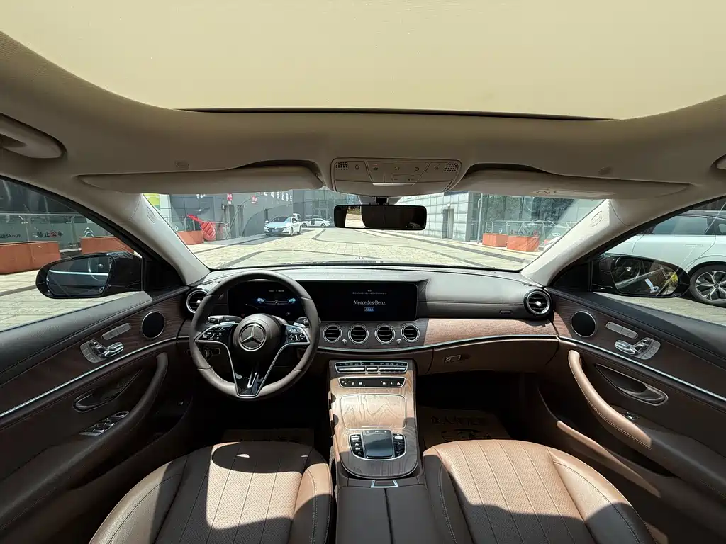 Mercedes-Benz E-Class 2023 E 300 L Fashion Edition