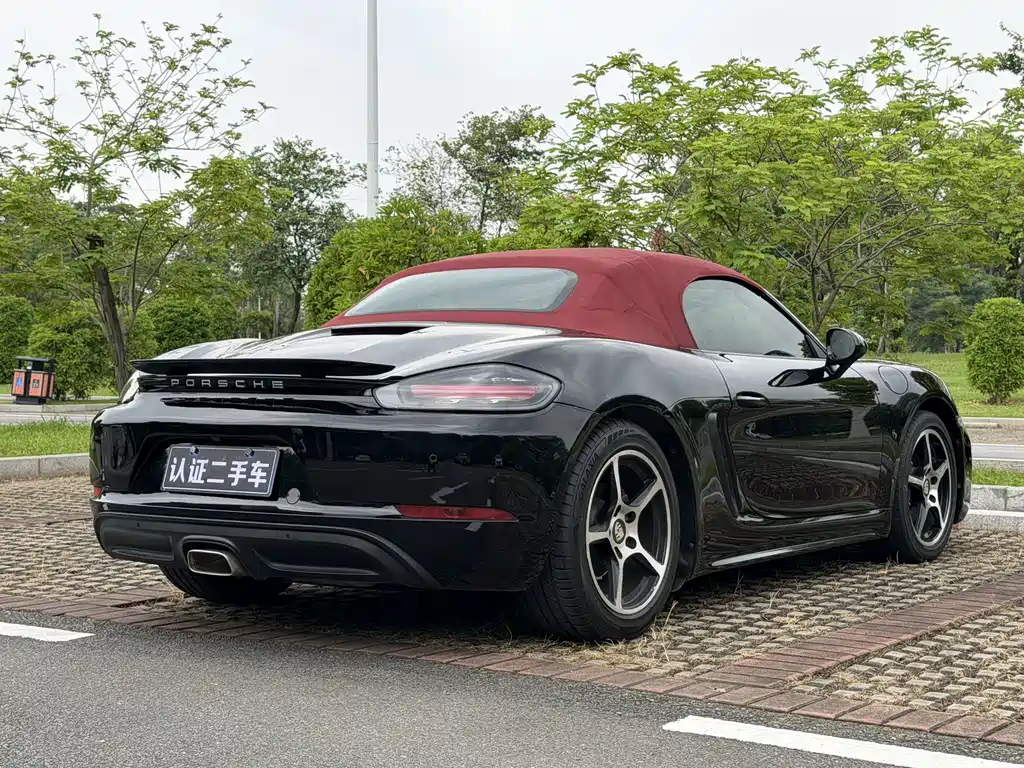 Porsche 718 Boxster 2.0T 2018 Model