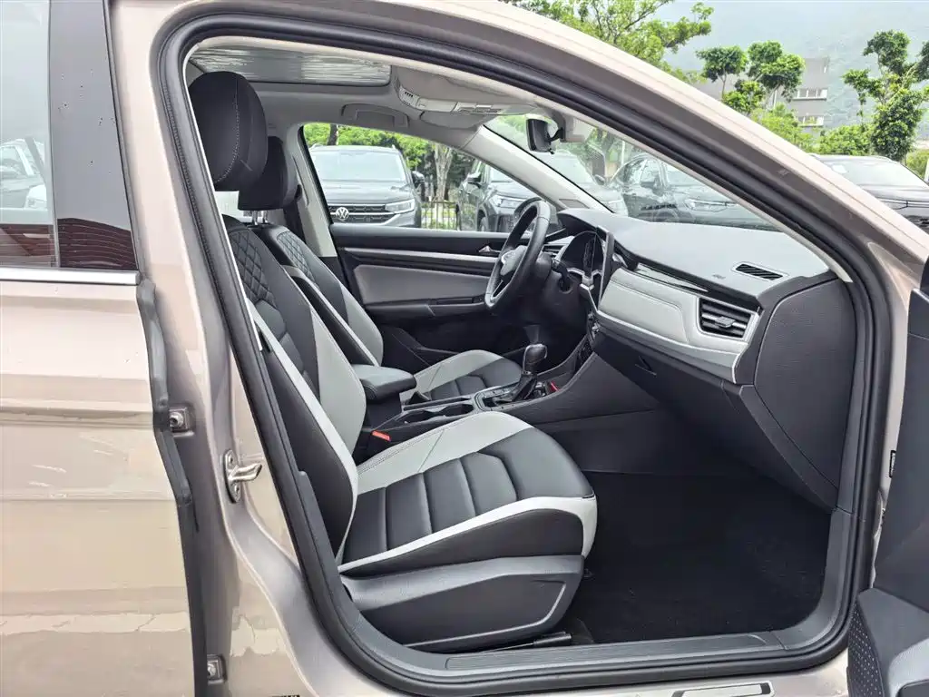 2024 BaoLai 300 TSI DSG Zunxing Edition