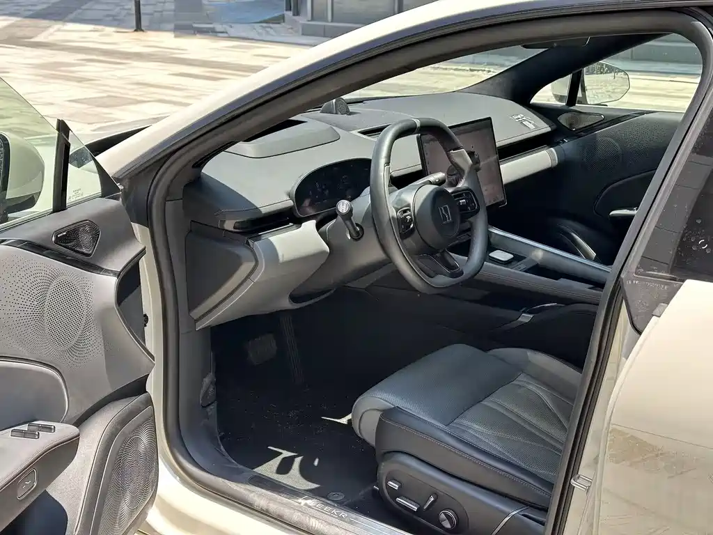 Jizhe 007 GT 2025 Edition Four-wheel Drive Intelligent Driving Version 75kWh