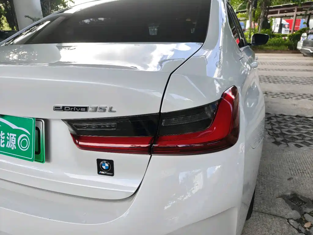 BMW i3 2022 eDrive 35 L
