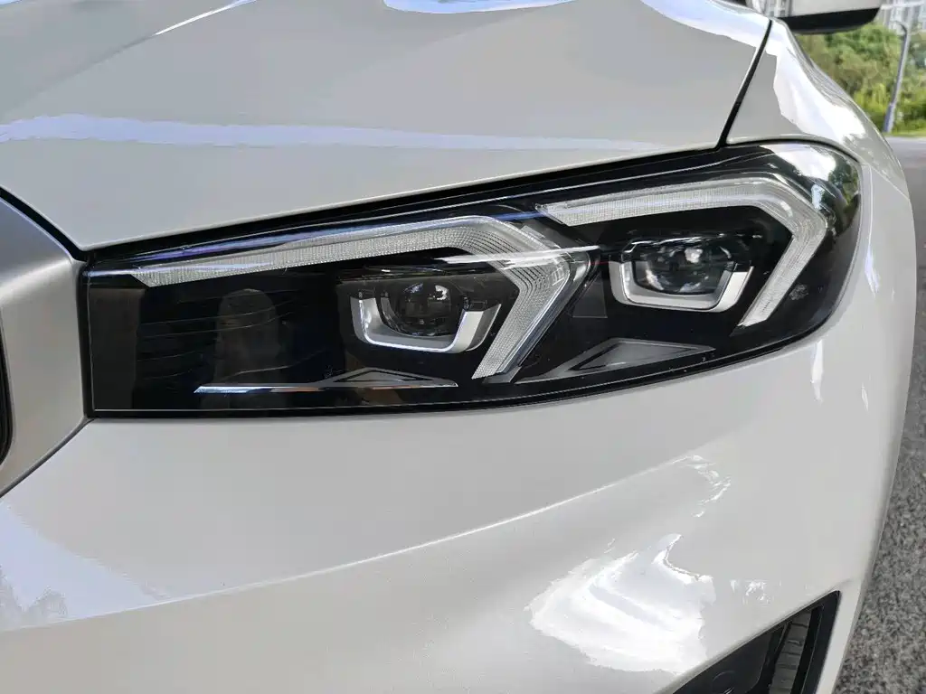 BMW i3 2022 eDrive 35 L