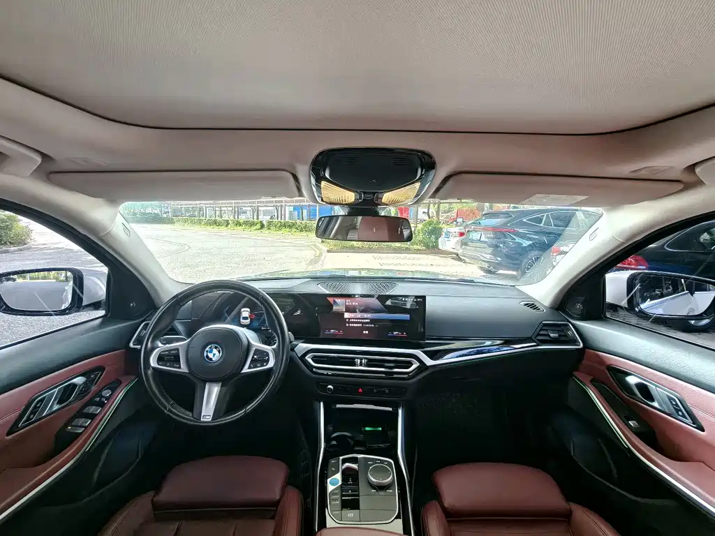 BMW i3 2022 eDrive 35 L