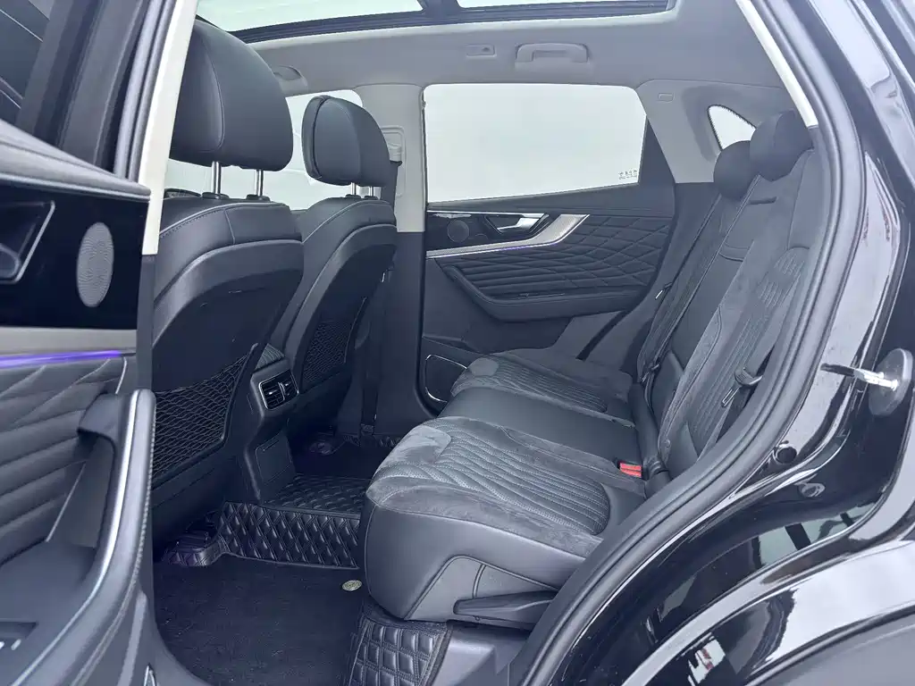 Hongqi HS5 2022 Model Facelift 2.0T Zhilian Qixiang Edition