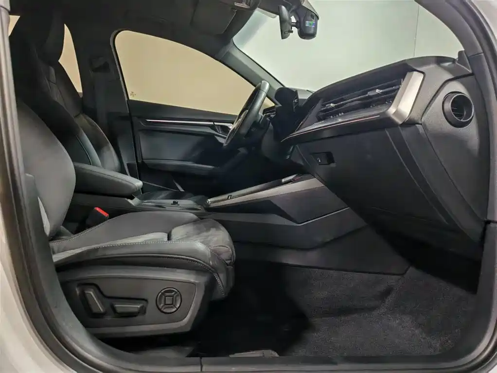 Audi A3 2021 Sportback 35 TFSI Luxury Sportline