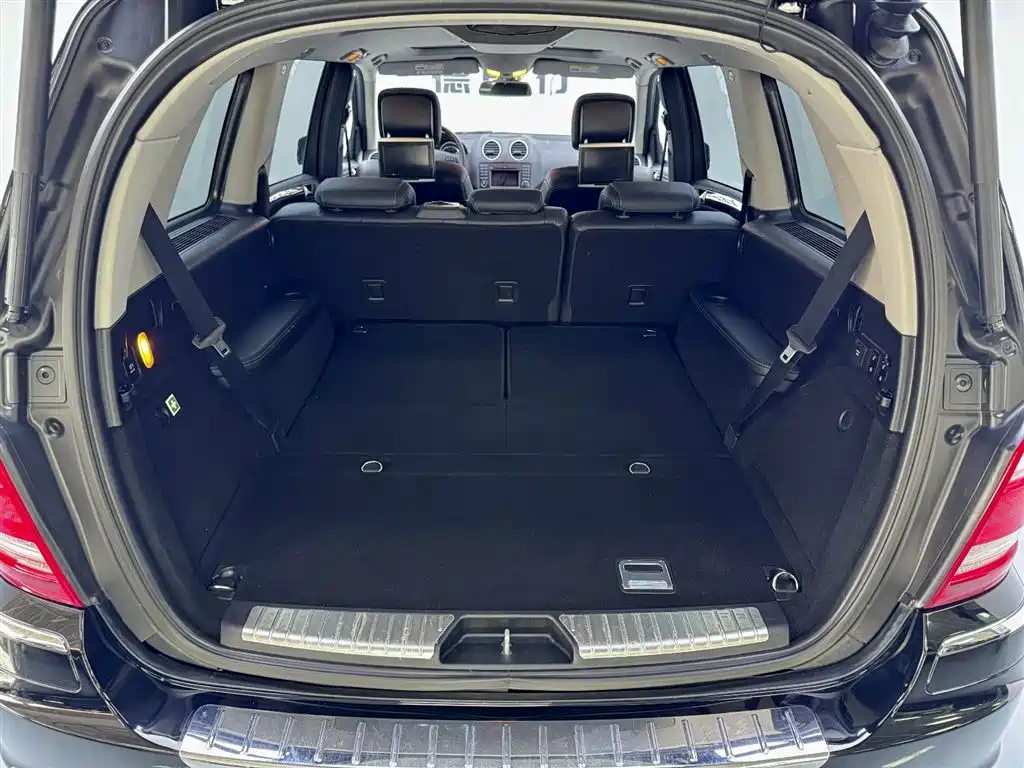 Mercedes-Benz GL Class 2010 GL 550 4MATIC US-spec