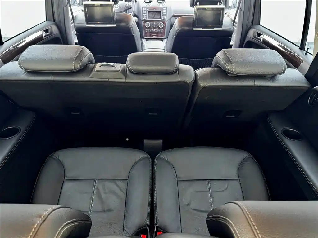 Mercedes-Benz GL Class 2010 GL 550 4MATIC US-spec