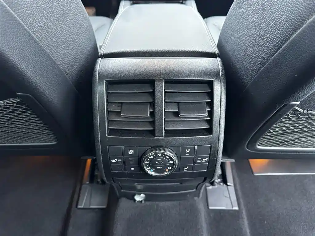 Mercedes-Benz GL Class 2010 GL 550 4MATIC US-spec
