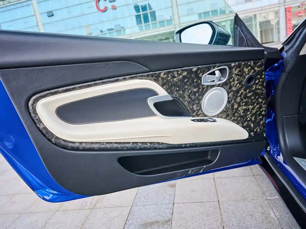 Aston Martin DB11 2019 Model 4.0T V8 Coupe