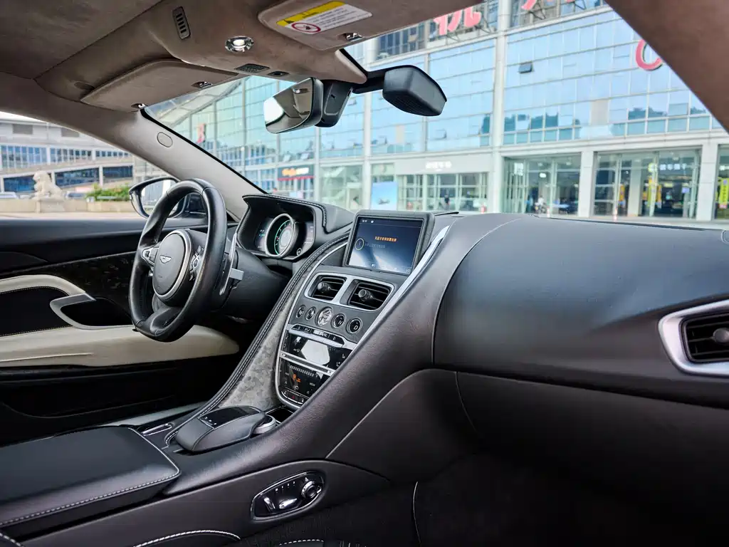 Aston Martin DB11 2019 Model 4.0T V8 Coupe