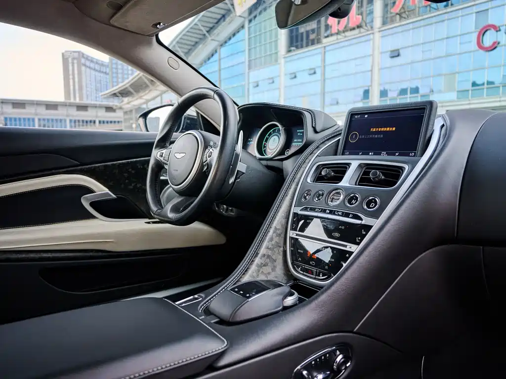 Aston Martin DB11 2019 Model 4.0T V8 Coupe