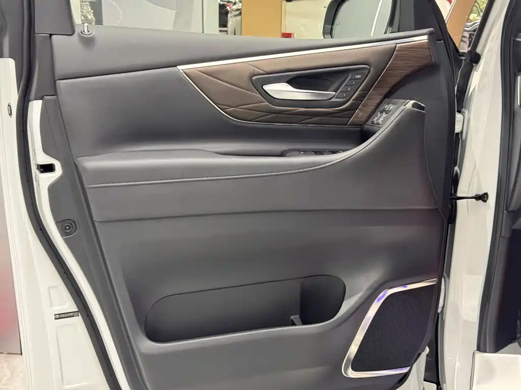 Willow 2024 model Crown Hybrid 2.5L Supreme Edition