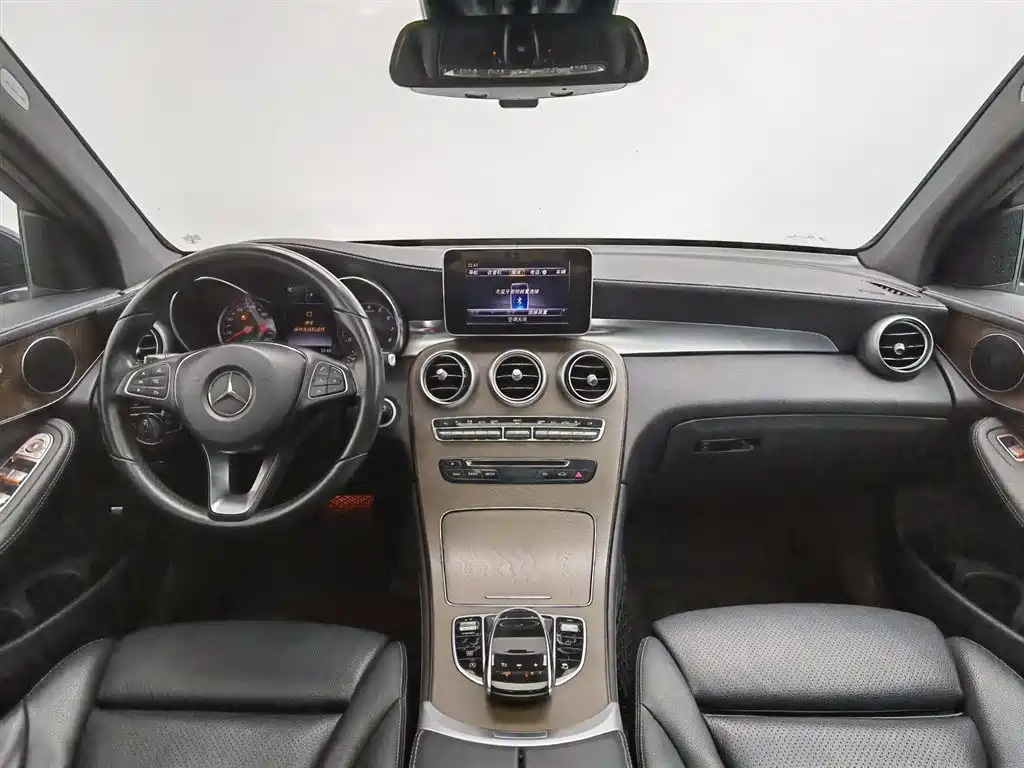Mercedes-Benz GLC 2019 GLC 300 L 4MATIC Dynamic Edition