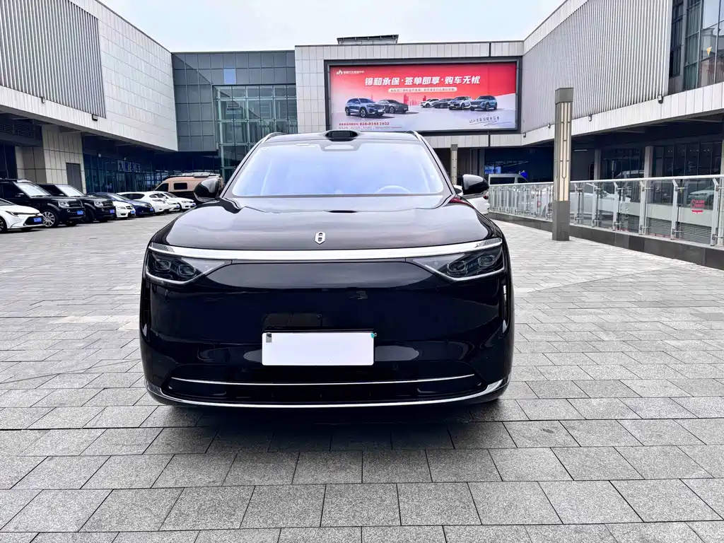 SUV M8 2025 Edition Range-Extended Ultra Version 53.4kWh 6-Seat Version 192-line LiDAR)