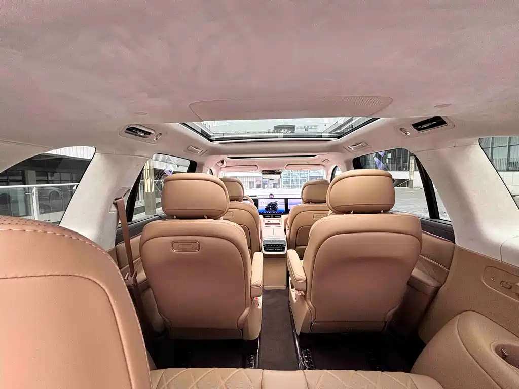 SUV M8 2025 Edition Range-Extended Ultra Version 53.4kWh 6-Seat Version 192-line LiDAR)