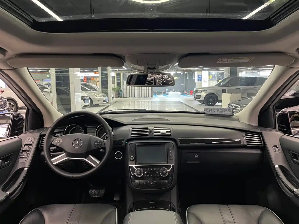 Mercedes-Benz R-Class 2017 R 320 4MATIC Business Edition Limited Edition