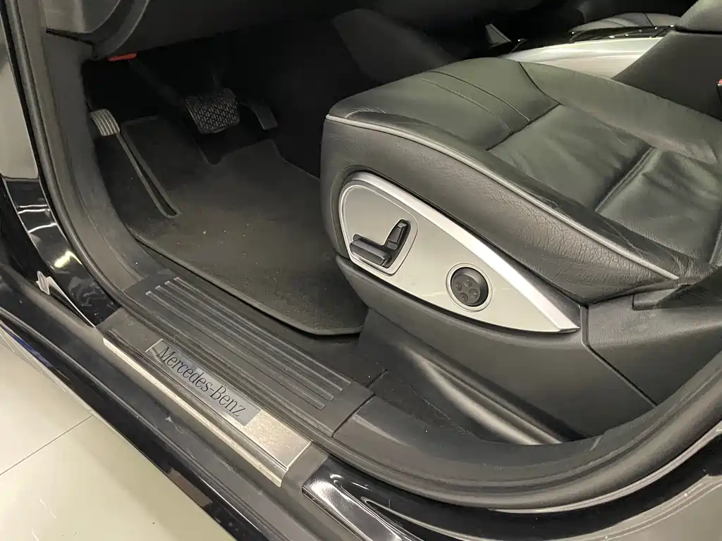 Mercedes-Benz R-Class 2017 R 320 4MATIC Business Edition Limited Edition