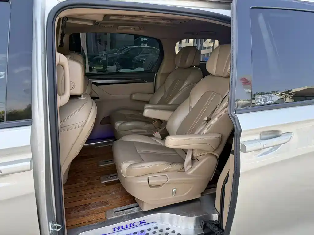 Buick GL8 2020 ES Luxury 653T