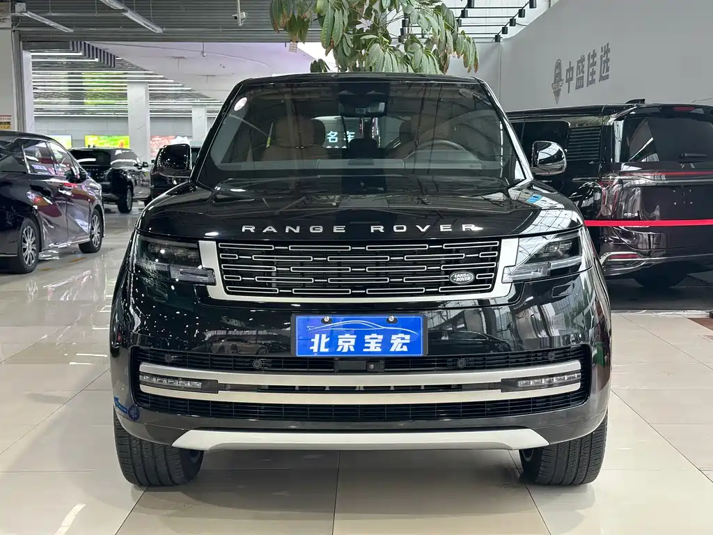 Range Rover 2025 Edition 3.0 L6 400PS Grand Extended Version