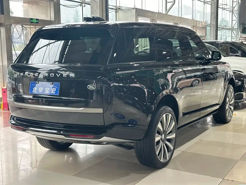 Range Rover 2025 Edition 3.0 L6 400PS Grand Extended Version