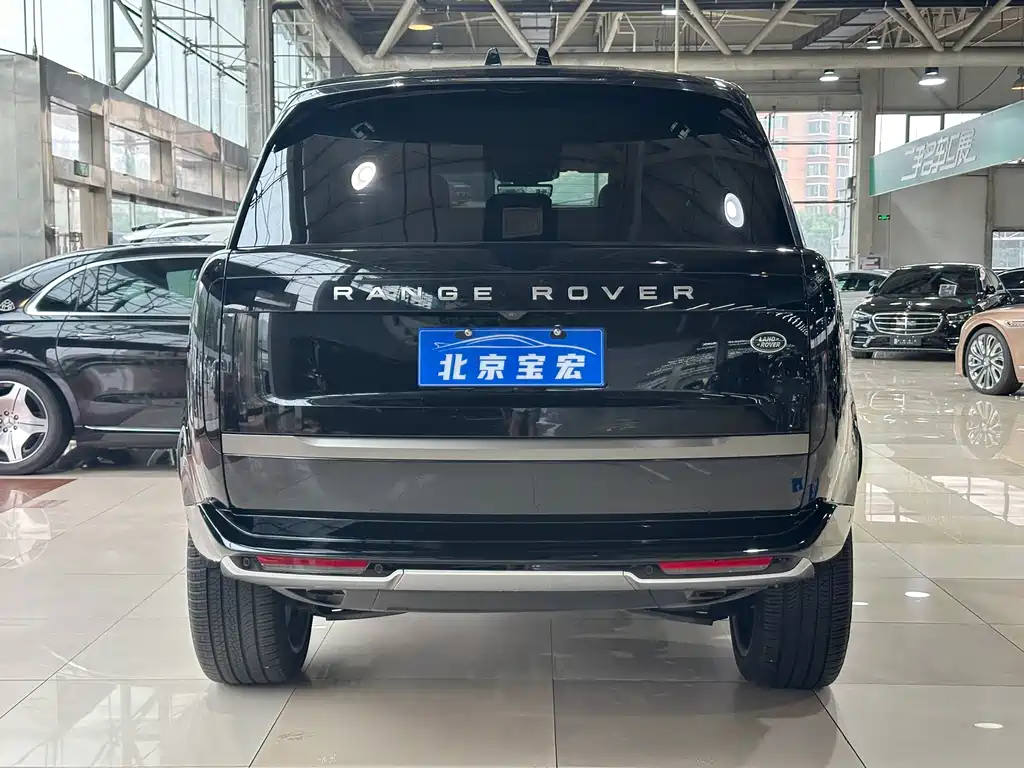 Range Rover 2025 Edition 3.0 L6 400PS Grand Extended Version