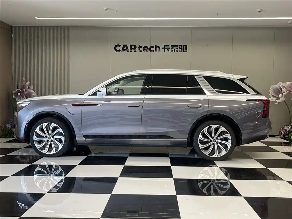红旗E-HS9 2022 4-seater Flag Leading Edition 660km
