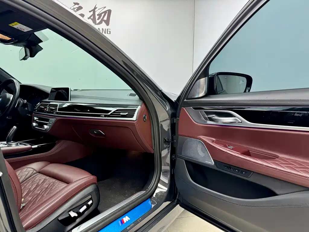 BMW 7 Series 2019 740Li xDrive Executive M Sport Package