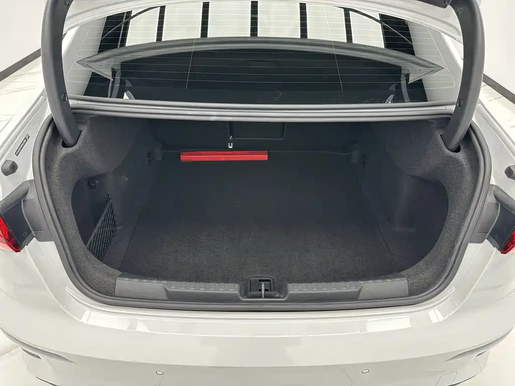 Audi A3 2023 Facelift A3L Limousine 35 TFSI Luxury Sport Edition