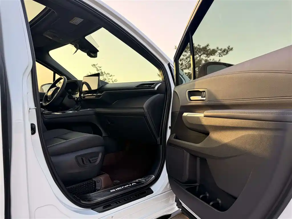 Sienna 2023 2.5L Hybrid Prestige Edition
