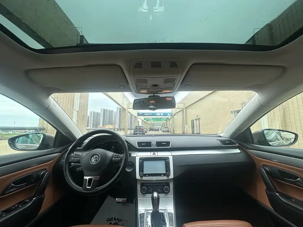 One Auto-Volkswagen CC 2011 Model Luxury Edition