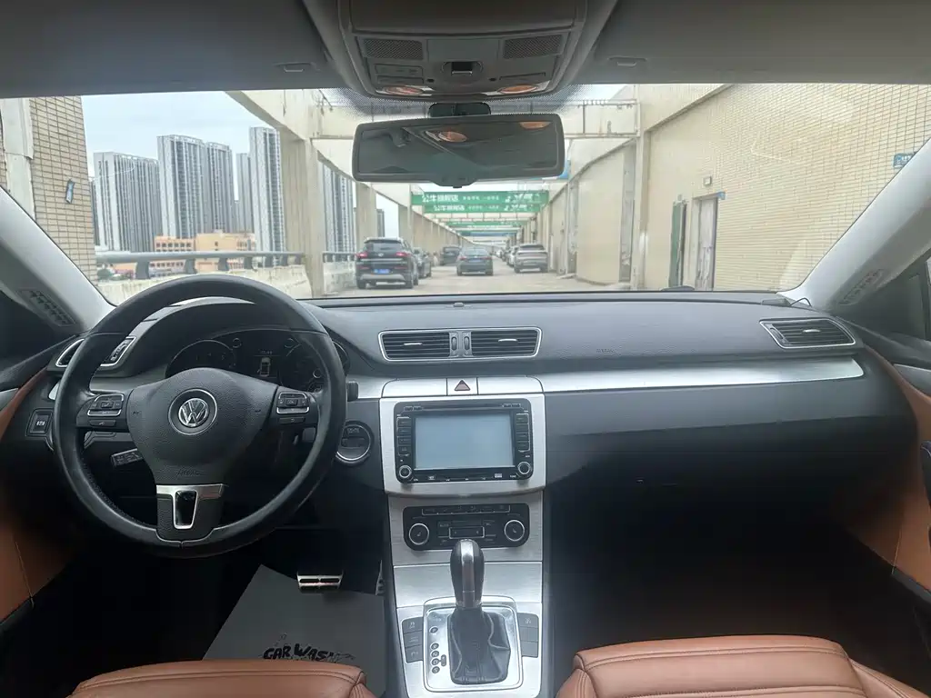 One Auto-Volkswagen CC 2011 Model Luxury Edition