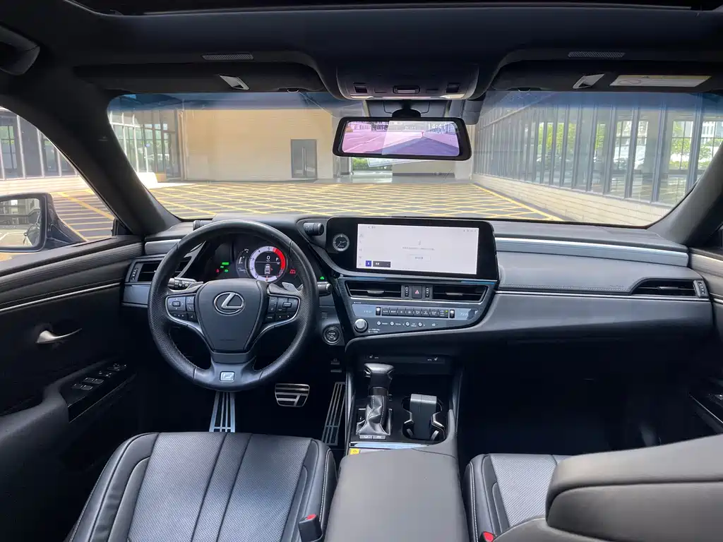 Lexus ES 2022 300h F SPORT
