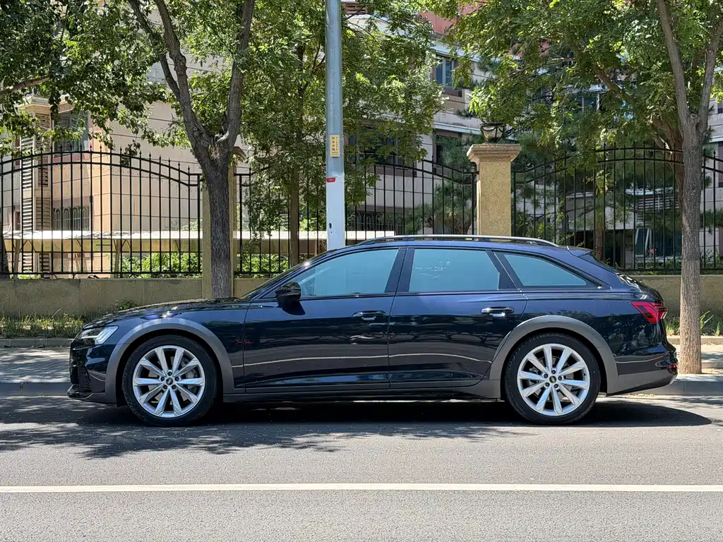 Audi A6 Import 2022 allroad quattro Explorer 55 TFSI Premium Off-road Edition