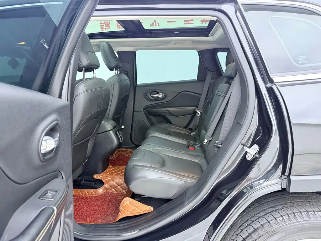 Freedom Light 2017 2.4L Leading Edition