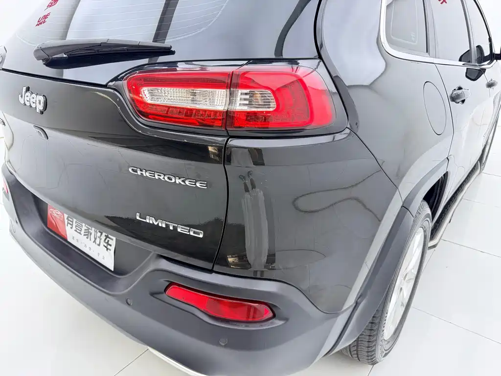 Freedom Light 2017 2.4L Leading Edition