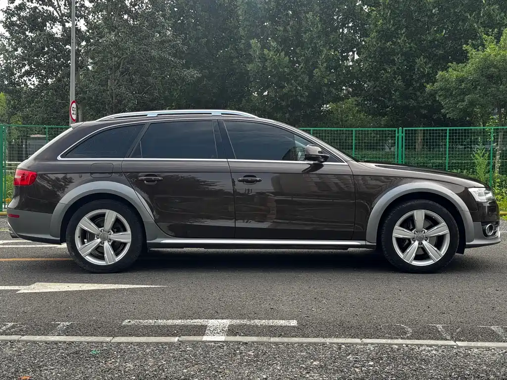 Audi A4 Import 2014 40 TFSI allroad quattro plus edition
