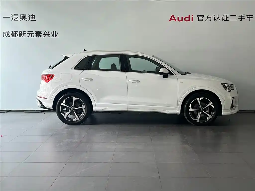 Audi Q3 2024 35 TFSI Fashion Elegance Edition