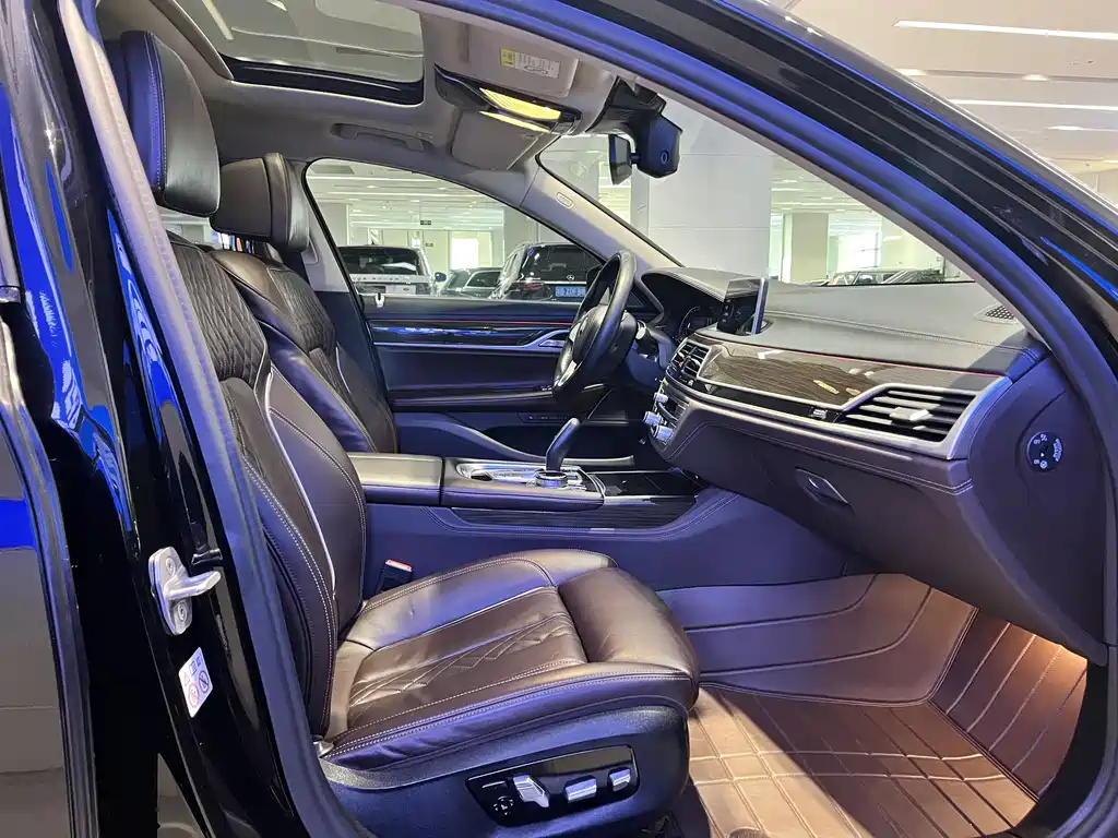 BMW 7 Series 2021 730Li Luxury Package